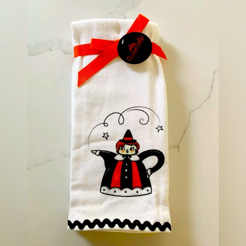 NEW Johanna Parker Carnival Cottage Halloween Witch Tea Pot Kitchen Towels Set